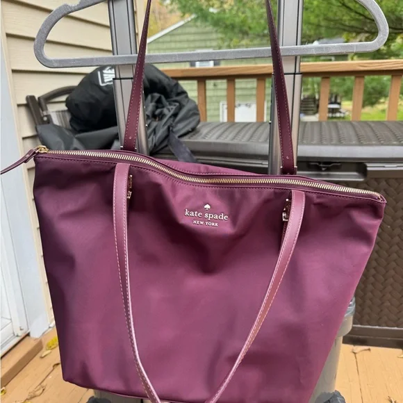 Kate Spade Maroon Burgundy Shoulder Tote Bag Gold accent detail adjustable strap - Picture 9 of 14